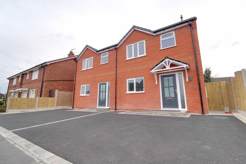 3 bedroom semidetached house for sale in Charlesway, Market Drayton