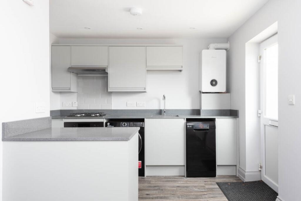 Main image of property: Snowdon Mede, Headington, OX3