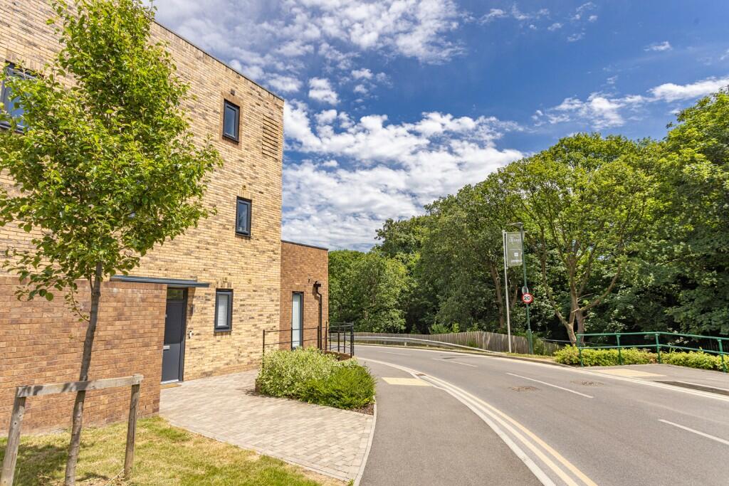 Additional property image - Bronze Walk,
Erith,
DA8 1FH