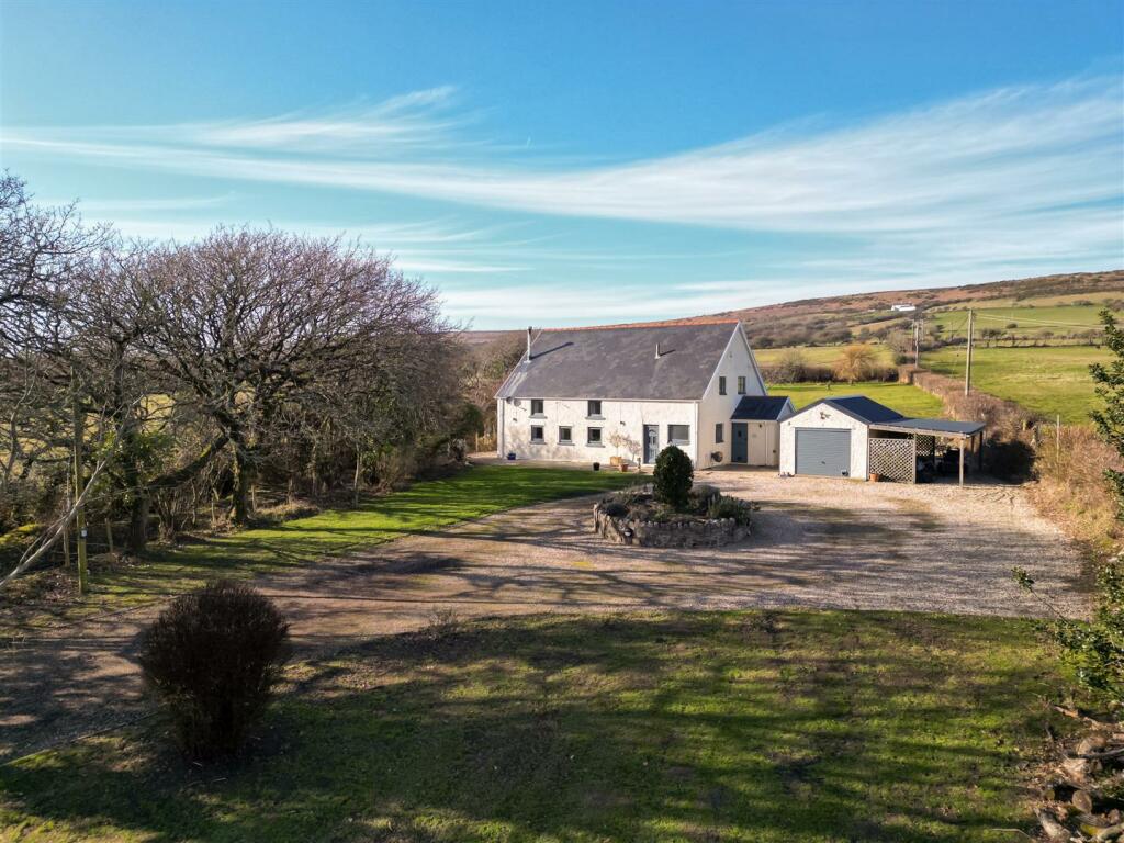 4 bedroom detached house for sale in Kennexstone, Llangennith, Swansea, SA3