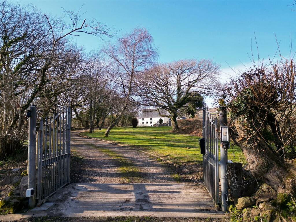 4 bedroom detached house for sale in Kennexstone, Llangennith, Swansea, SA3