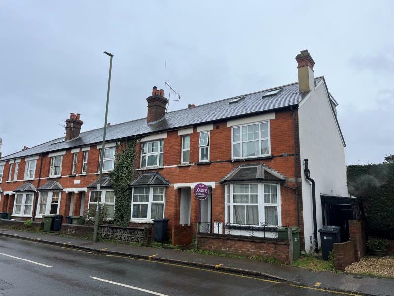6 bedroom terraced house for rent in Stoke Road, Guildford, GU1