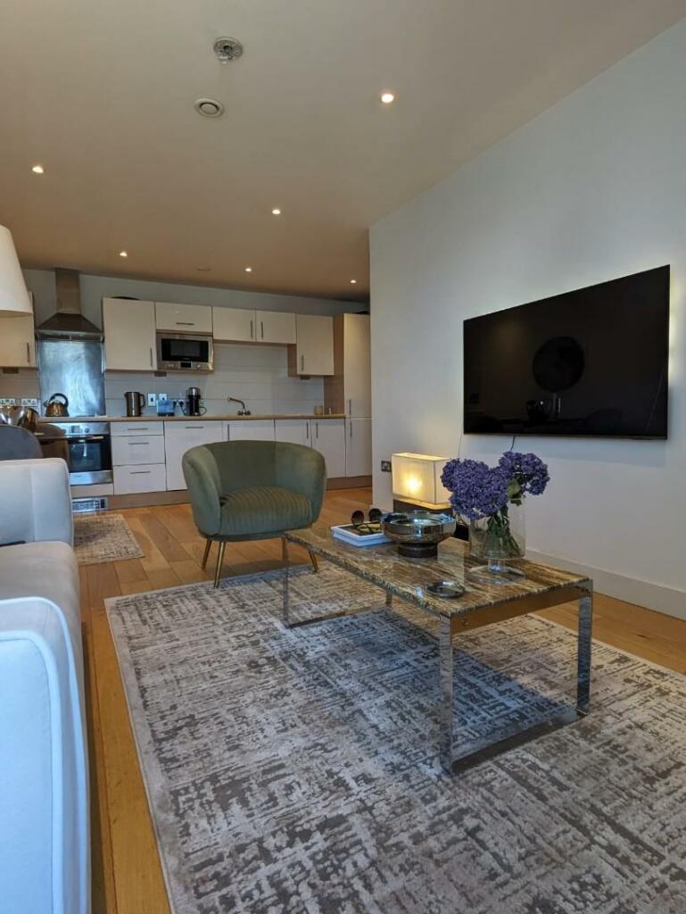 Additional property image - Bute Terrace, Cardiff