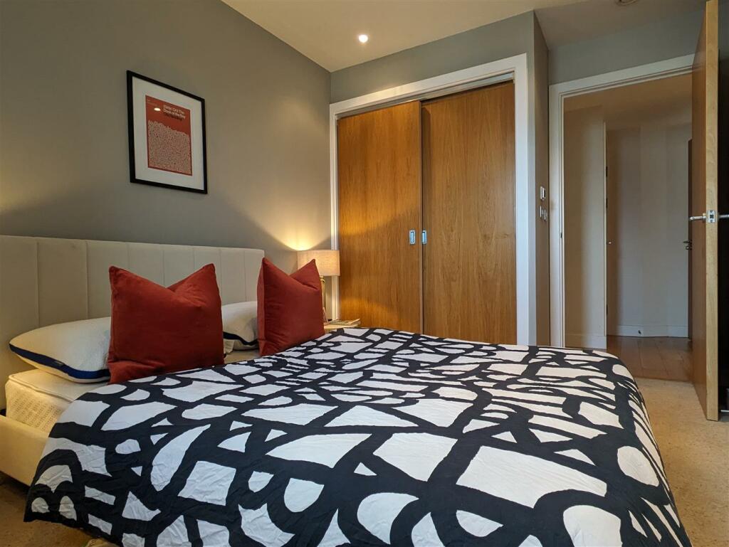 Additional property image - Bute Terrace, Cardiff