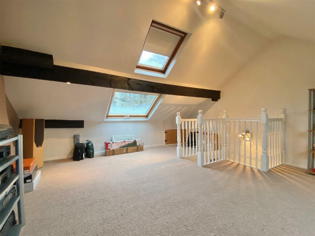 3 bedroom semidetached house for sale in Hayfield Road, Birch Vale