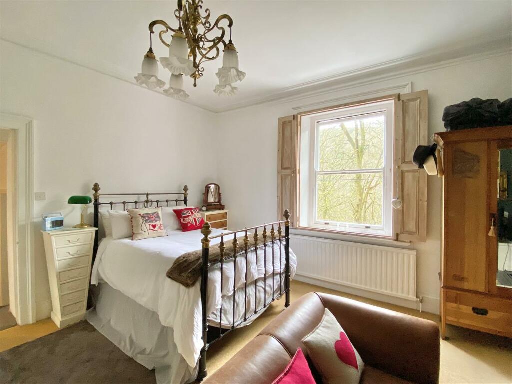 4 bedroom end of terrace house for sale in Kinder Road, Hayfield, High Peak, SK22