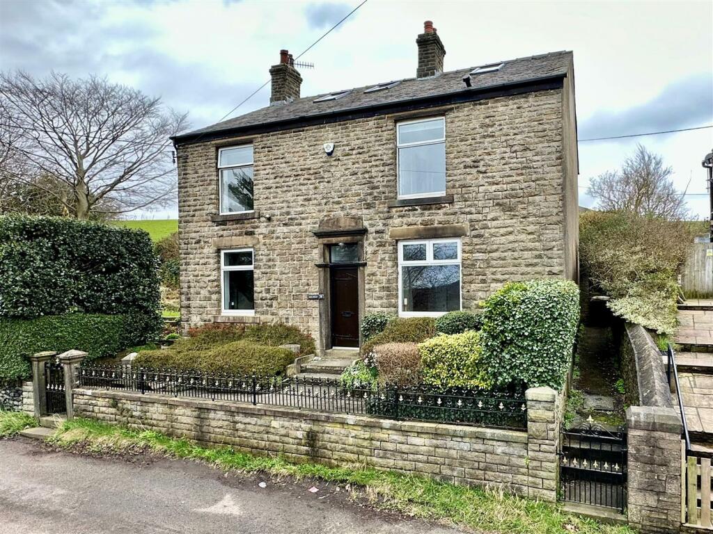 4 bedroom detached house for sale in Marsh Lane, New Mills, High Peak, SK22