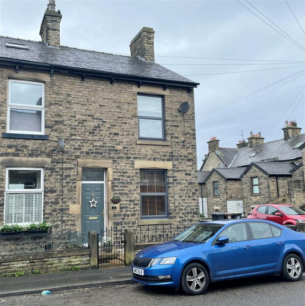 2 bedroom end of terrace house for sale in Jubilee Street, New Mills
