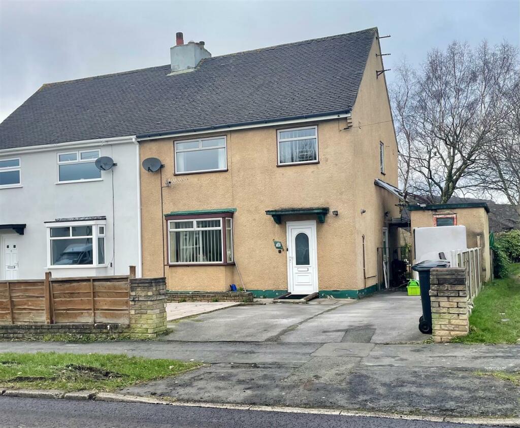 3 bedroom house for sale in Ollersett Avenue, New Mills, High Peak, SK22