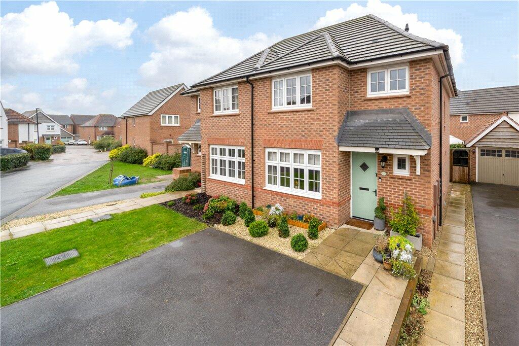 3 bedroom semi-detached house for sale in Barley Way, York, North Yorkshire, YO30