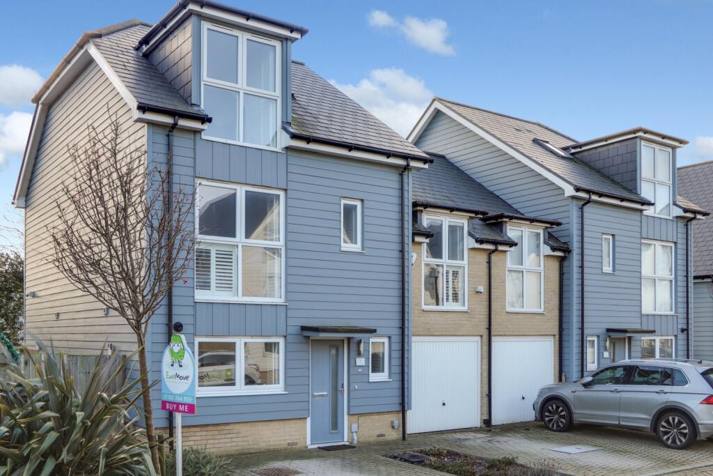 4 bedroom link detached house for sale in Trinity Drive, Folkestone, Kent, CT19