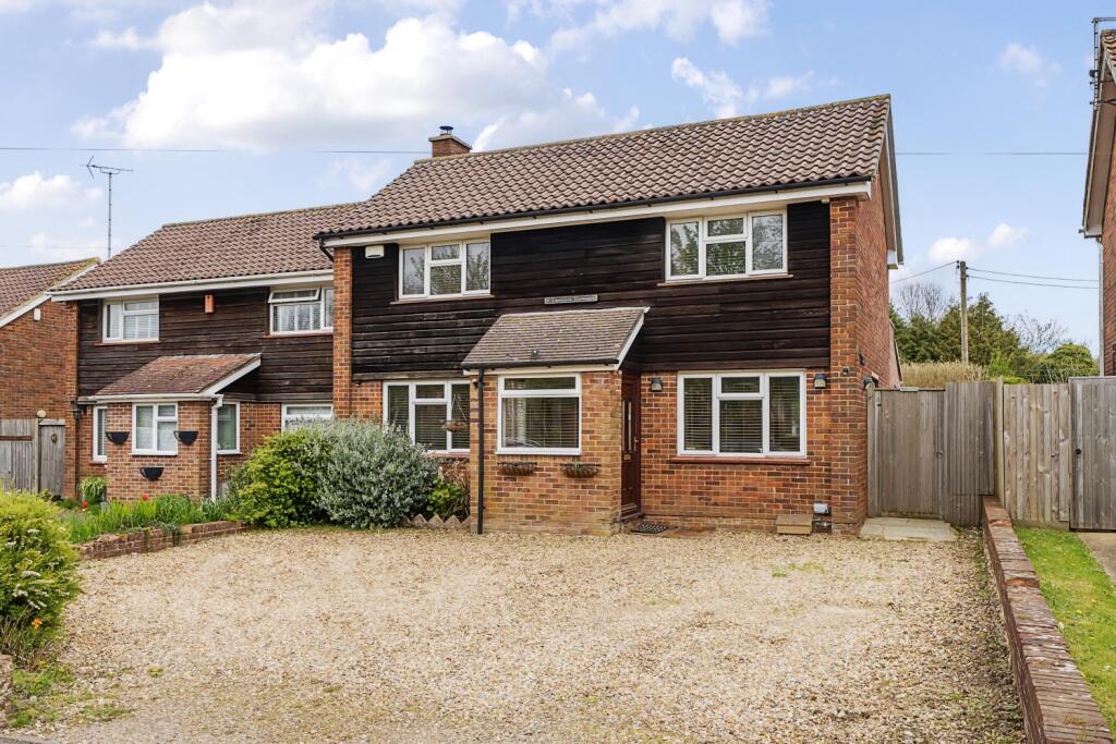 3 bedroom semidetached house for sale in Upstreet Cottages Canterbury