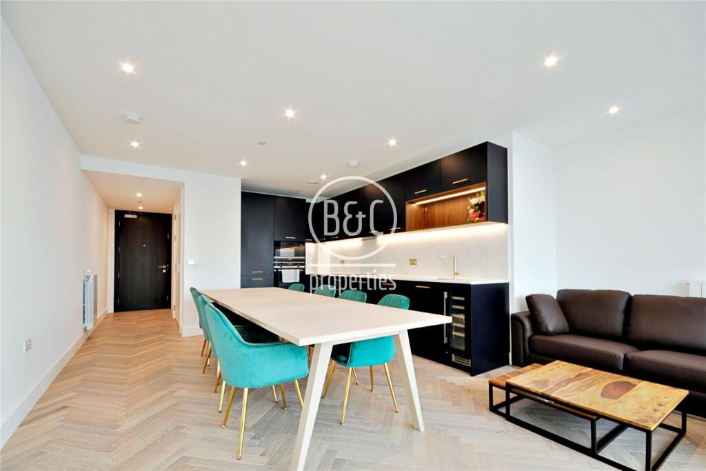 3 bedroom apartment for rent in Brigadier Walk, Royal Arsenal Riverside, London, SE18