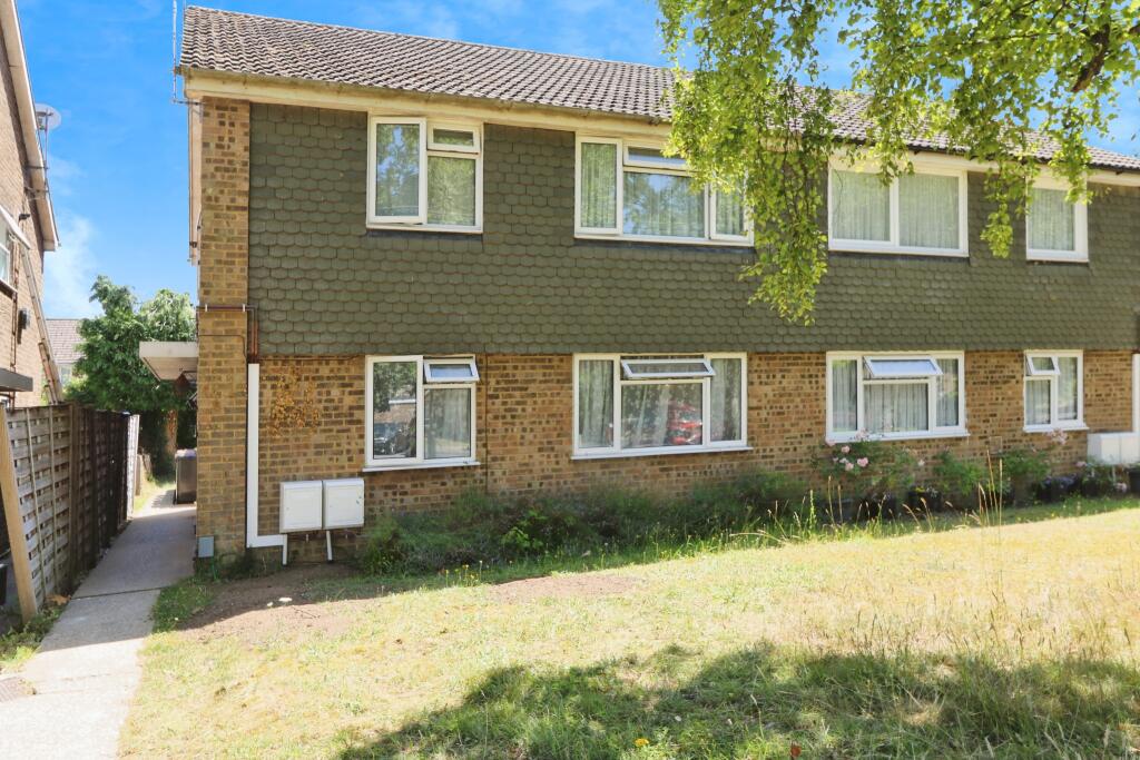 Main image of property: Bunhill Close, Dunstable, LU6