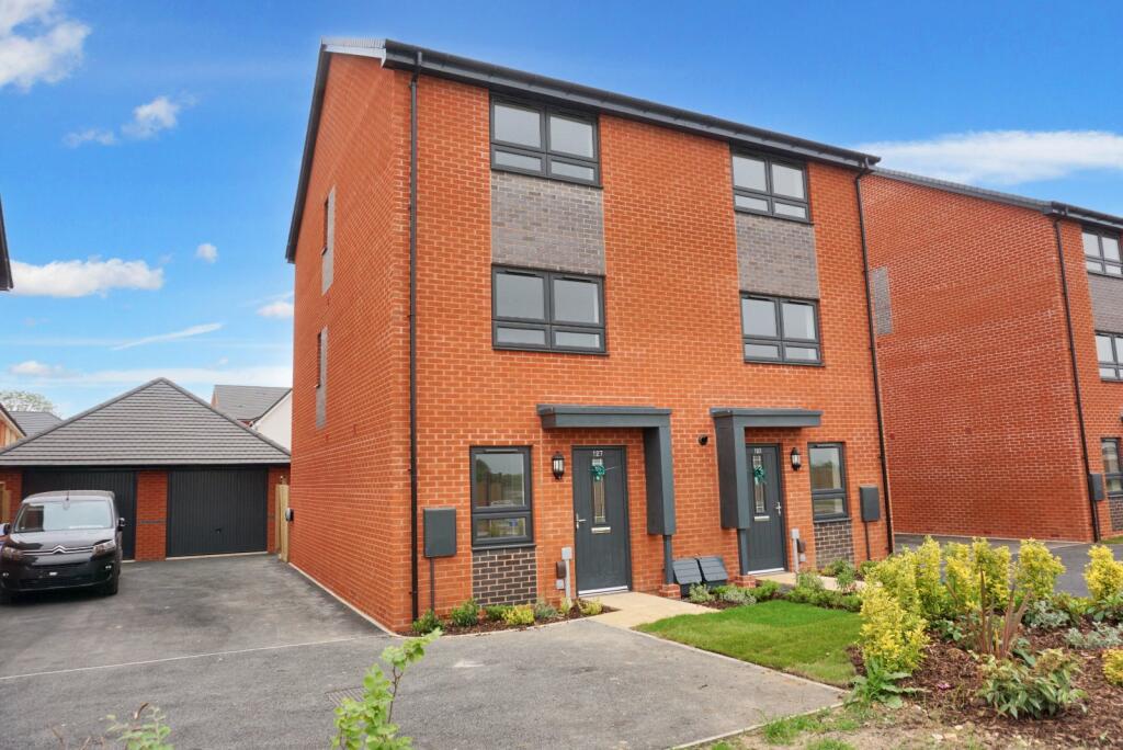 Main image of property: White Lias Way, Upper Lighthorne, Leamington Spa, Warwickshire, CV33