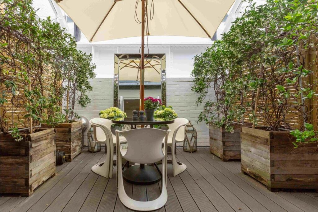 Main image of property: Chiswick High Road, Chiswick, London, W4