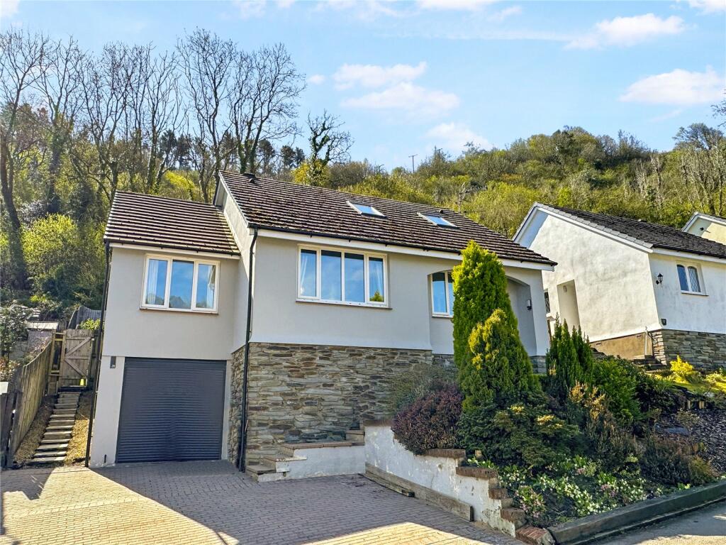 4 bedroom detached house for sale in Saltmer Close, North