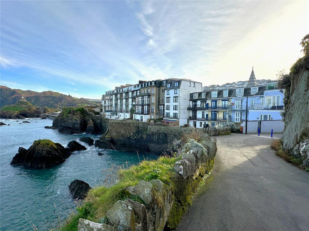 1 bedroom apartment for sale in Rockcliffe Court, Parade Terrace