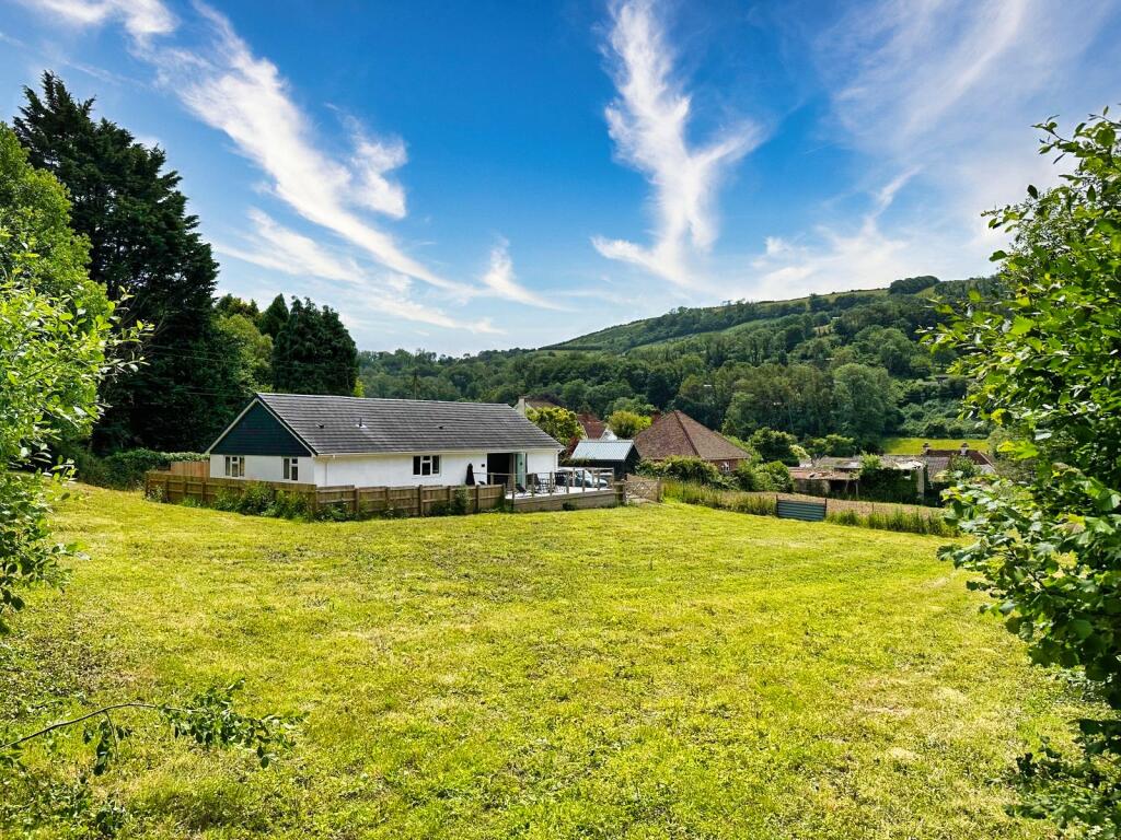 3 bedroom bungalow for sale in Comers Lane, Combe Martin, North Devon, EX34