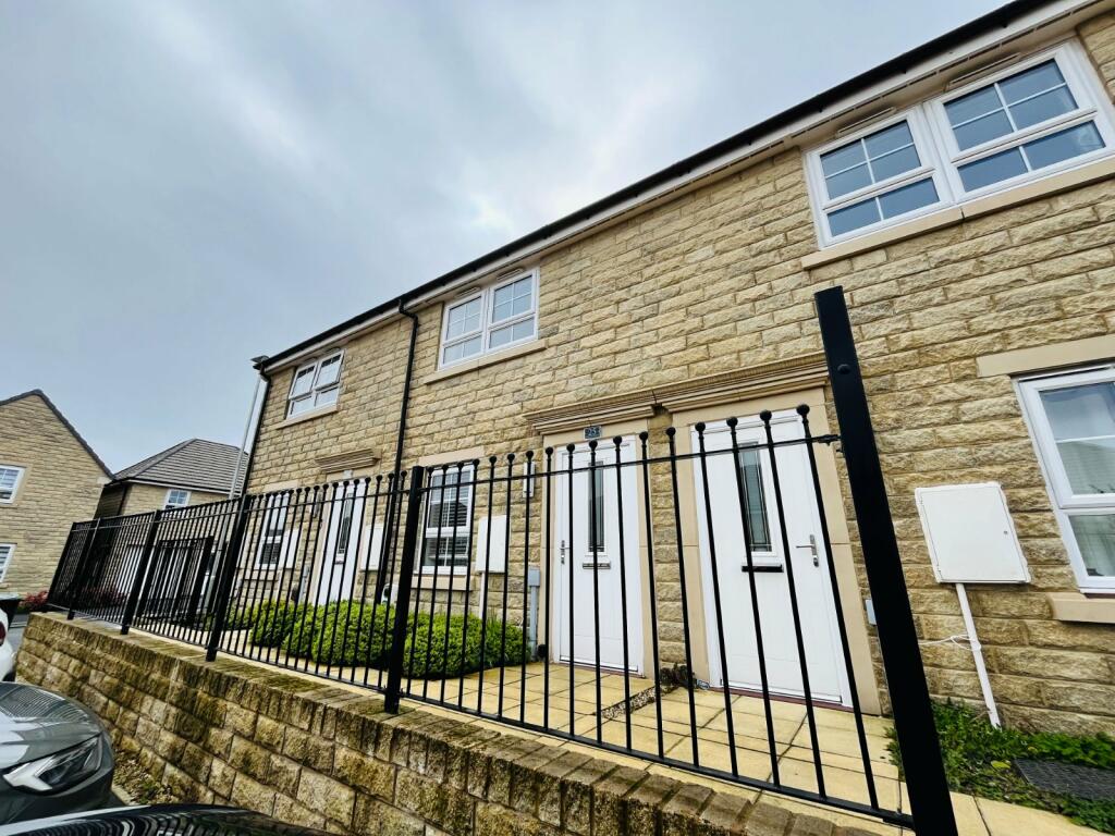 2 bedroom terraced house for rent in Fetlock Drive, Bradford, West Yorkshire, BD2