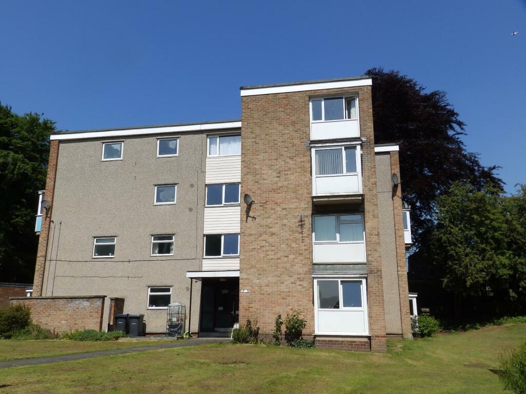 2 bedroom flat for rent in Hoyle Court Road, Baildon, Shipley, West