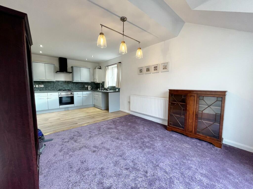 Additional property image - Bradford Road, Shipley, West Yorkshire, BD18