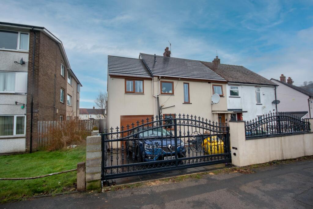 Main image of property: Cliffe Lane West, Baildon, Shipley, West Yorkshire, BD17