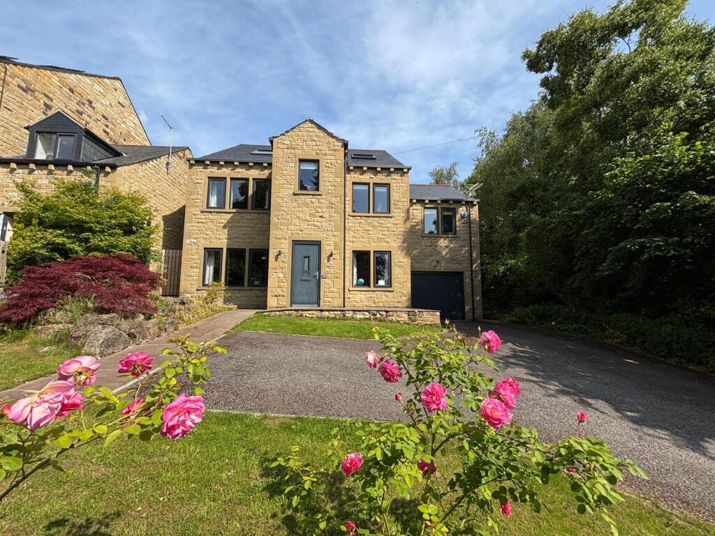 Main image of property: Gilstead Lane, Bingley, West Yorkshire, Ins, BD16