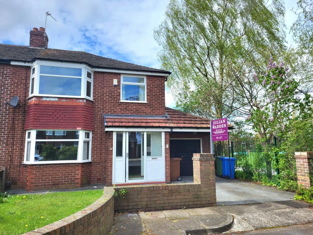 3 bedroom semi-detached house for rent in Ryedale Close, Heaton Moor, Stockport, Cheshire, SK4