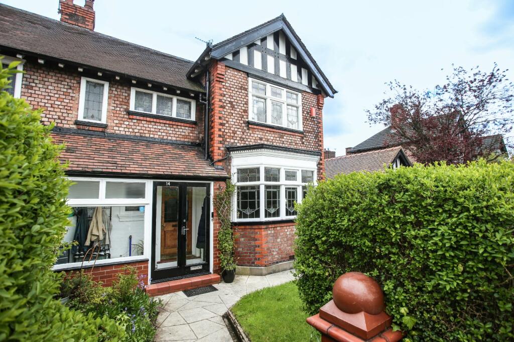 3 bedroom semidetached house for sale in Meadows Road, Heaton Chapel