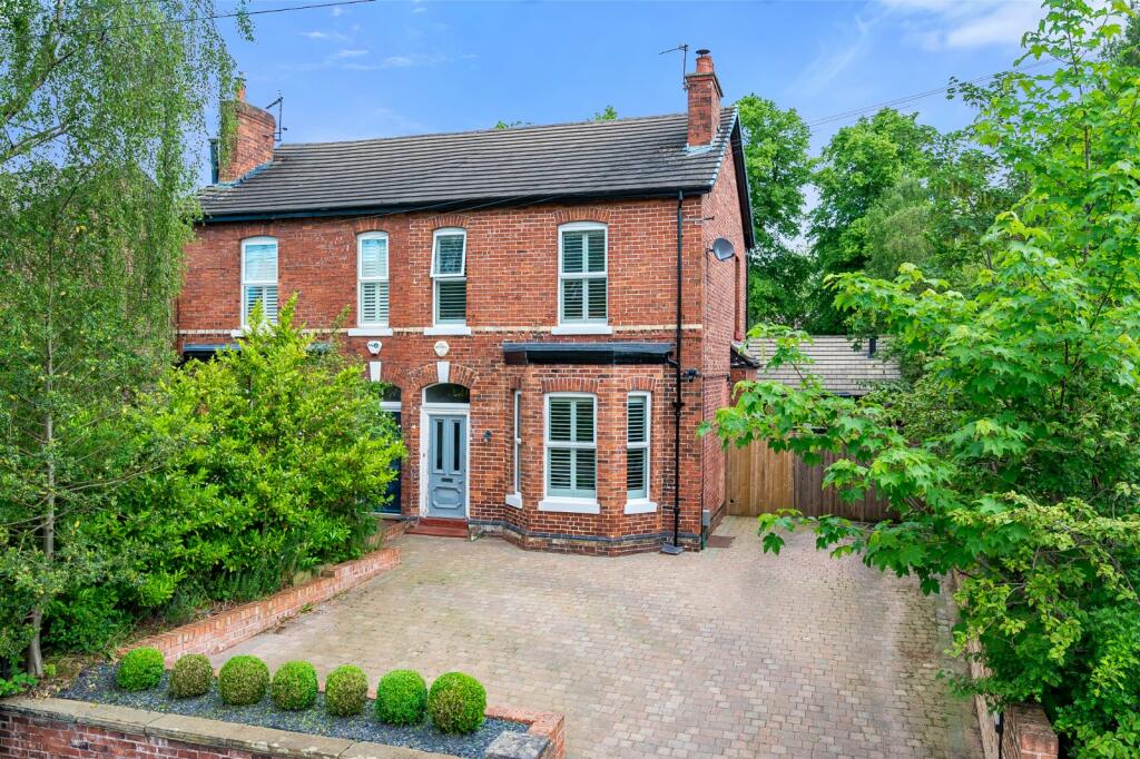 5 bedroom semidetached house for sale in Gladstone Grove, Heaton Moor