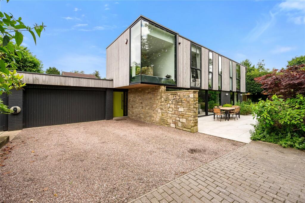 5 bedroom detached house for sale in Laurel End Lane, Heaton Mersey, Stockport, SK4