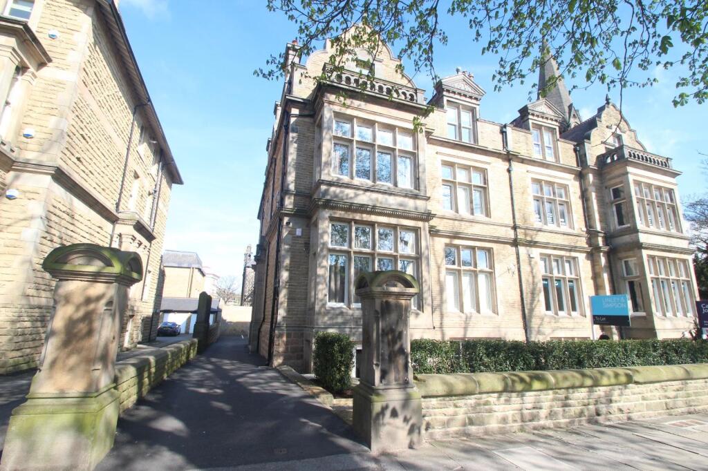 Main image of property: 21 Victoria Avenue, Harrogate, North Yorkshire, HG1