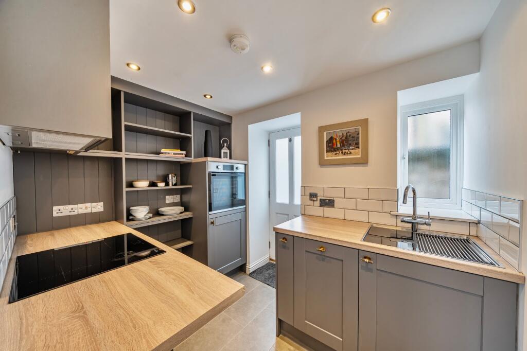 Main image of property: Devonshire Place, Harrogate, HG1