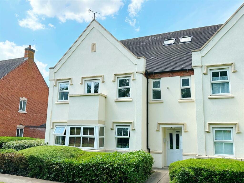 2 bedroom apartment for sale in Coopers Close, StratforduponAvon, CV37
