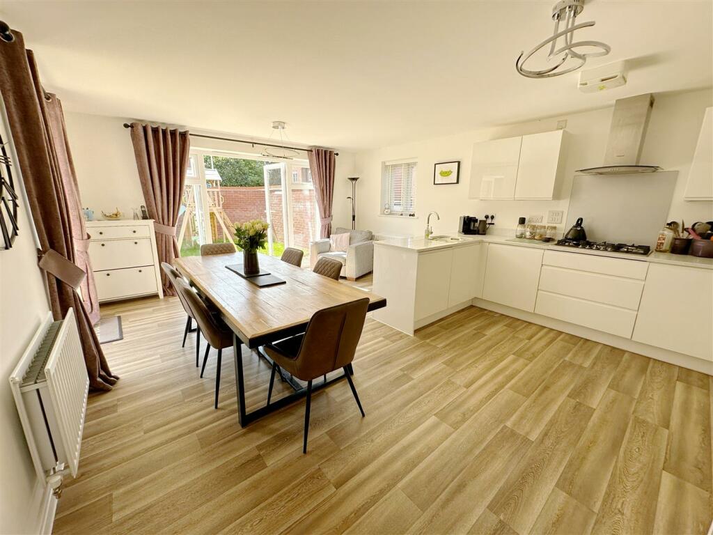 Additional property image - Spearhead Road, Bidford on Avon