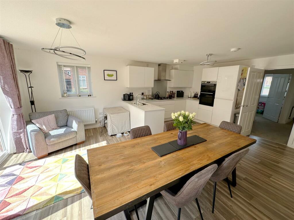 Additional property image - Spearhead Road, Bidford on Avon