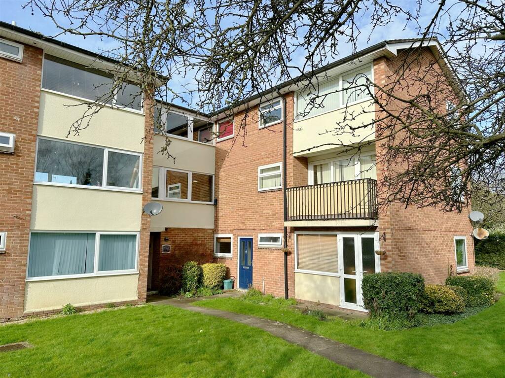 2 bedroom apartment for sale in Sandfield Road, StratforduponAvon, CV37