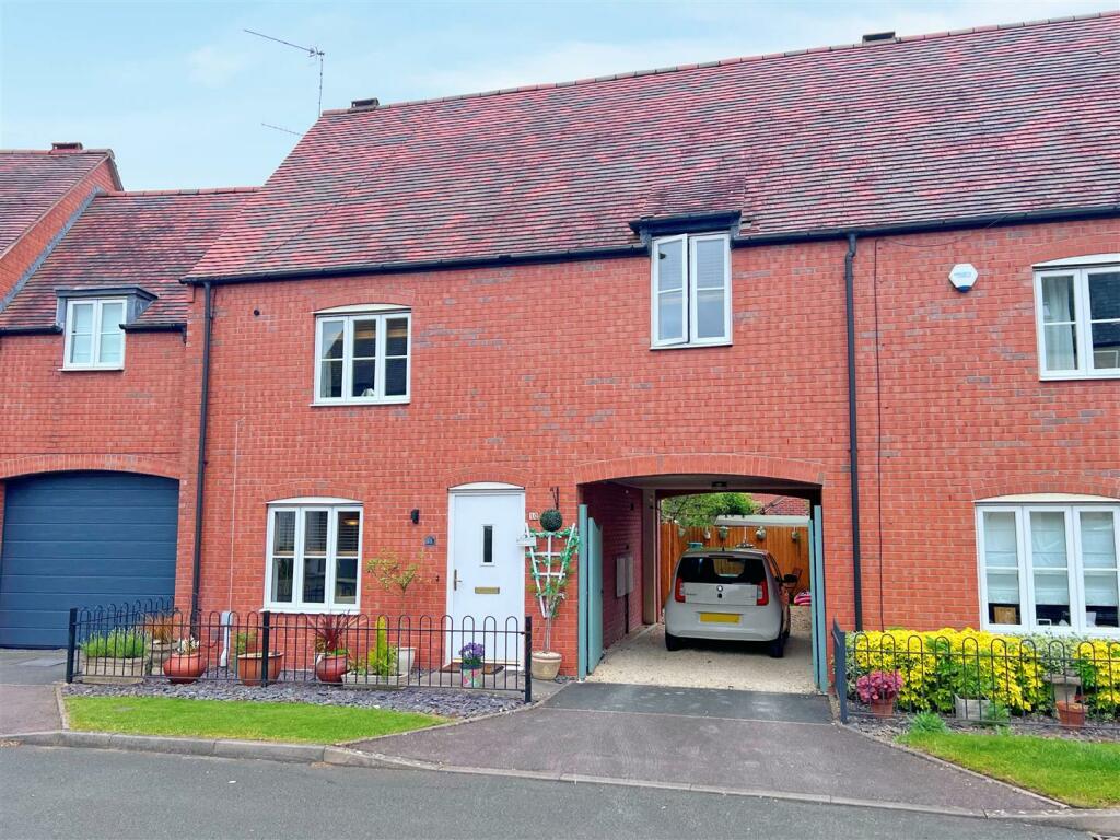 3 bedroom mews property for sale in Barrie Close, StratforduponAvon, CV37