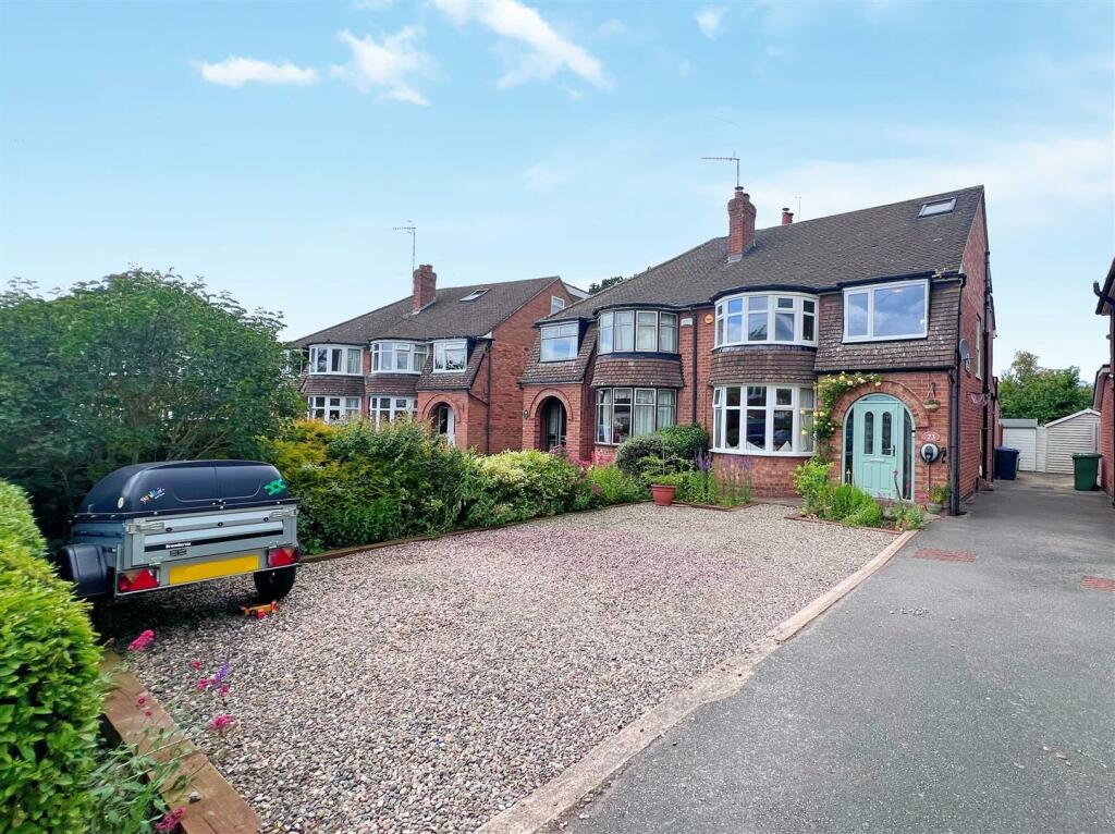 4 bedroom semidetached house for sale in Ash Grove, StratfordUpon