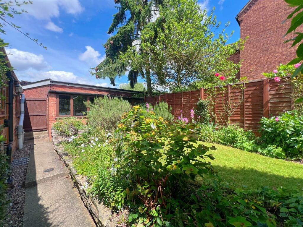 Additional property image - Warwick Road, Stratford-upon-Avon