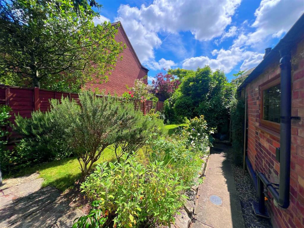 Additional property image - Warwick Road, Stratford-upon-Avon