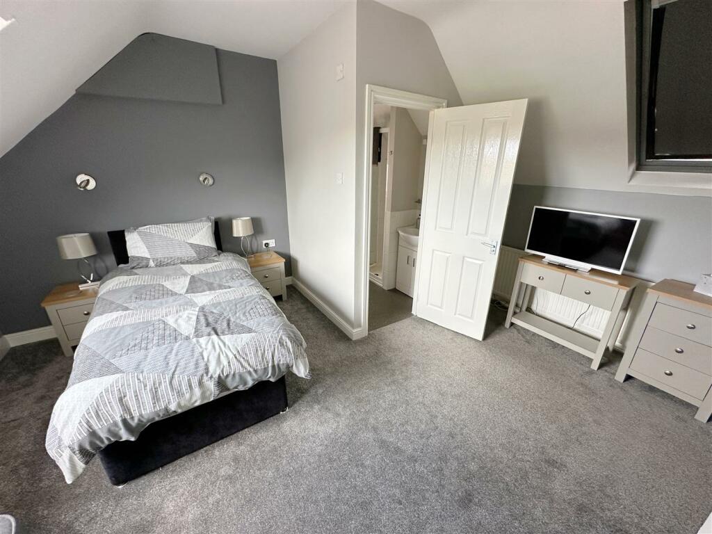 Additional property image - 38, Grove Road, Stratford-upon-Avon