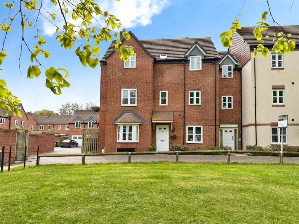 Main image of property: Chatham Road, Meon Vale, Stratford-Upon-Avon
