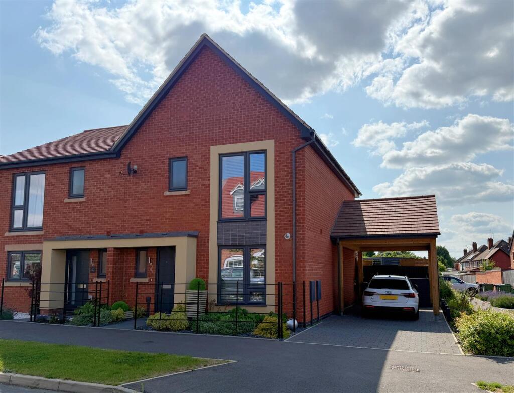 Main image of property: Blackberry Lane, Stratford upon Avon