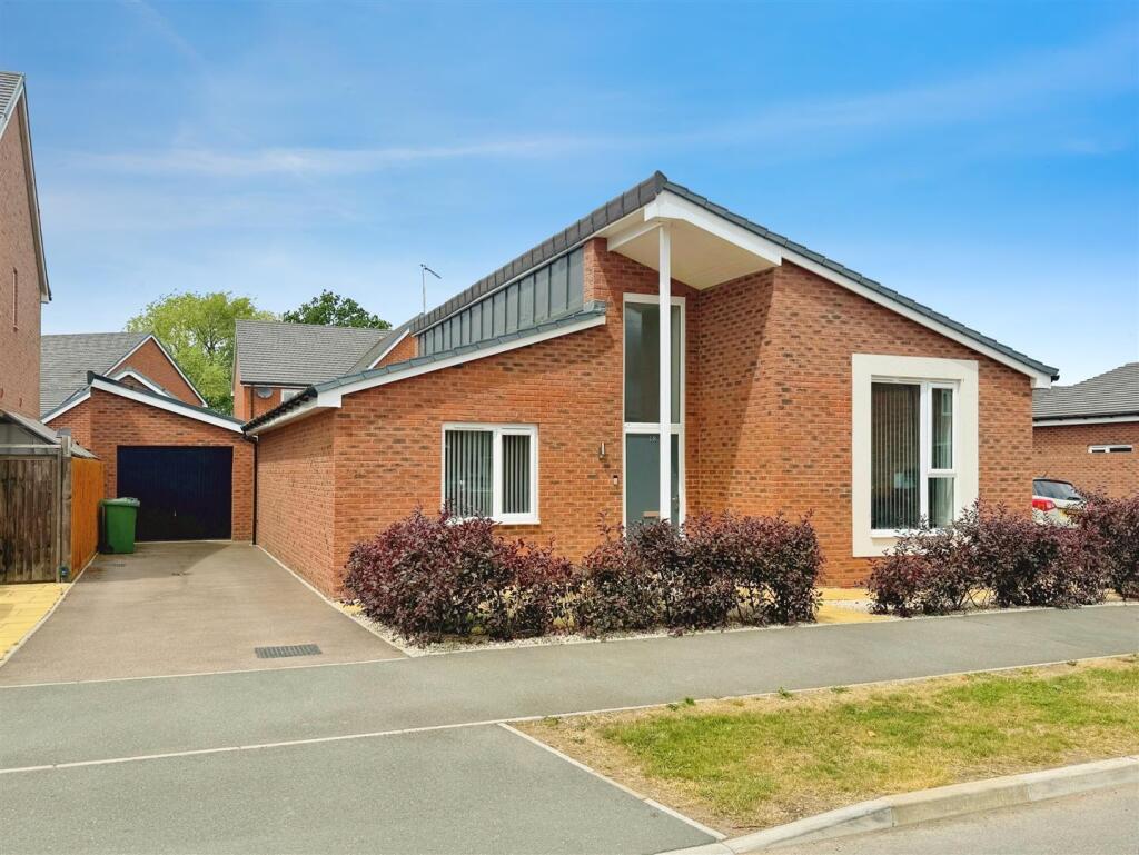 Main image of property: Poplar Drive, Meon Vale, Stratford-upon-Avon