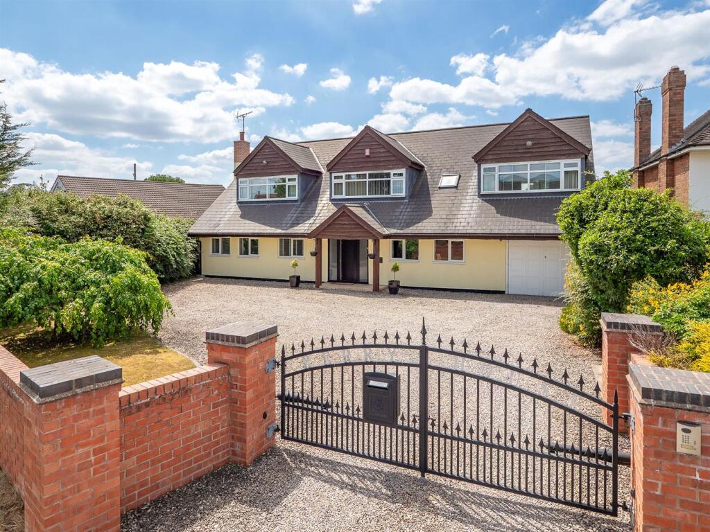 Main image of property: Stratford Road, Wootton Wawen