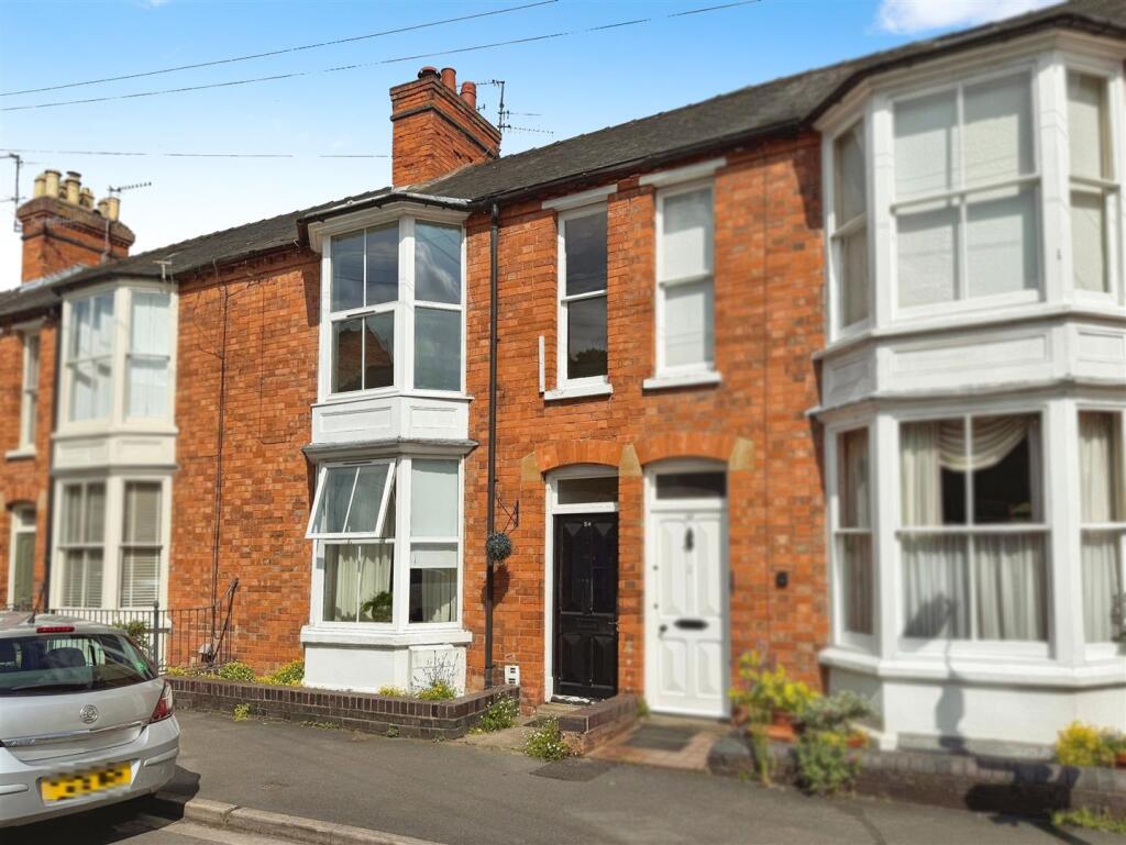 Main image of property: 54, Albany Road, Stratford-upon-Avon