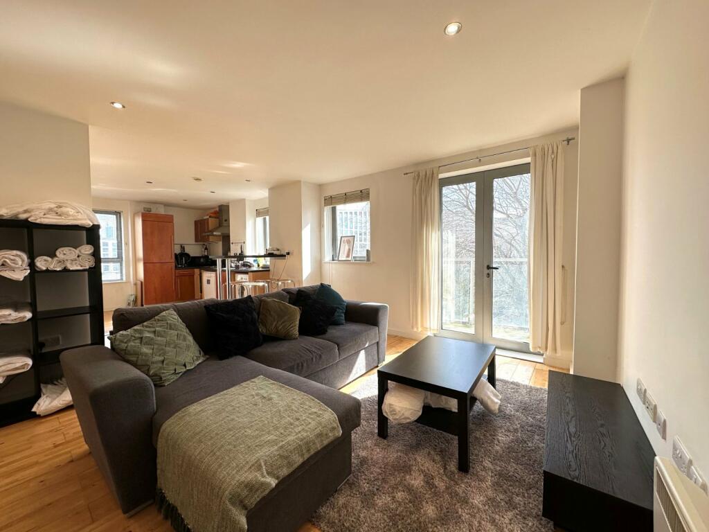 2 bedroom flat for rent in Faroe, Gotts Road, Leeds, West Yorkshire, LS12