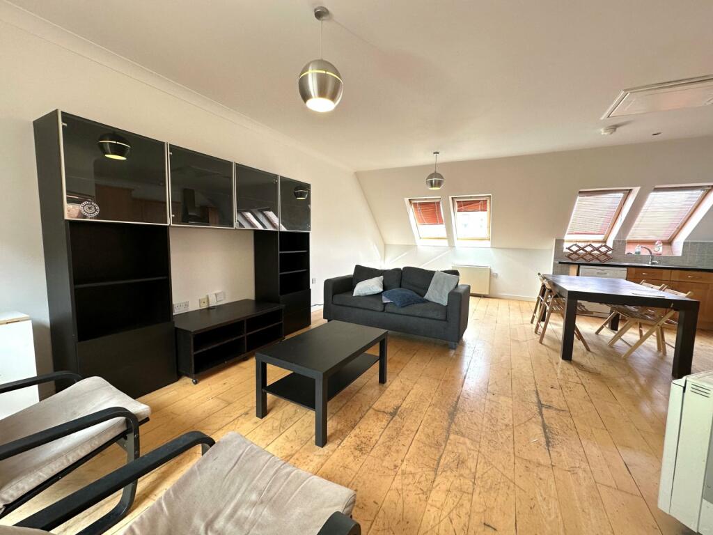 3 bedroom flat for rent in Turlow Court, Leeds, West Yorkshire, UK, LS9